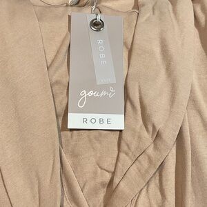 Goumi Women's Tan Robe